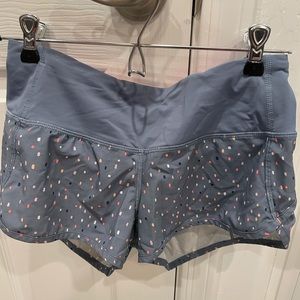 Lululemon Speed Shorts - size 4 - 2.5”
